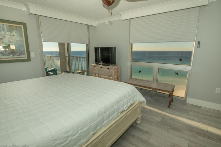 Bedroom 3, 2106 is a Gulf Front 3 bedroom unobstructed views by RedAwning, Okaloosa