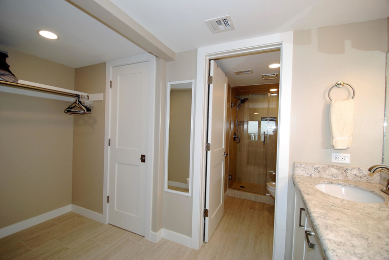 Room 2, Ocean Vista Unit #1201 3 Bedroom Condo by RedAwning, Cameron