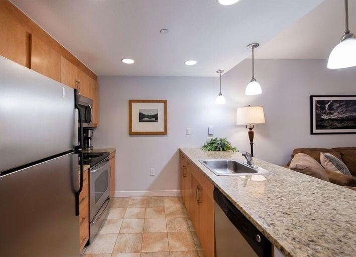 Private kitchen 2, Premium Unit 3513- Fraser Crossing/founders Pointe 1 Bedroom Condo, Grand