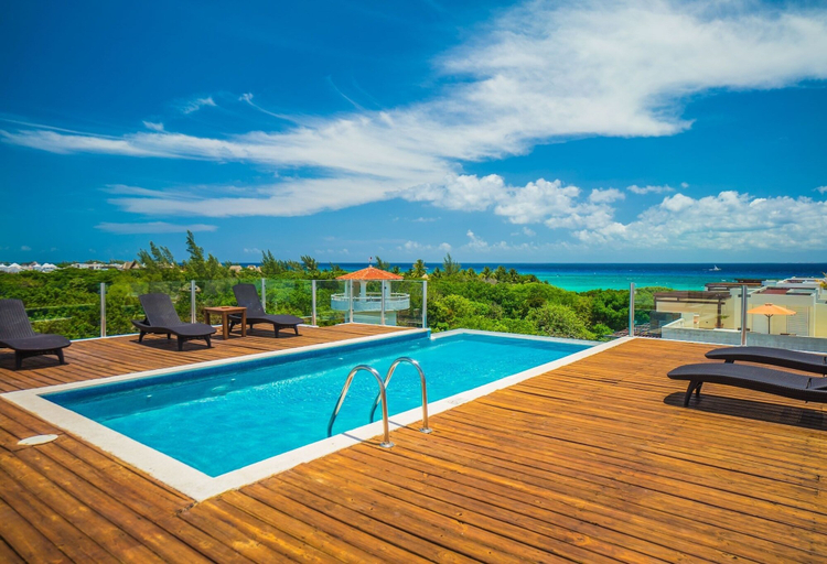 Pool 2, La Vista 6 Oceanview Condo in Playa del Carmen by RedAwning, Cozumel