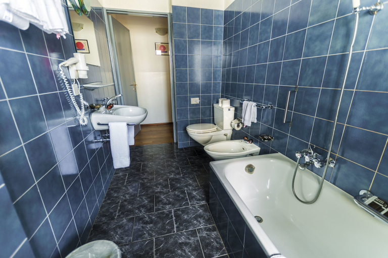 Bathroom 4, Hotel Besso, Lugano