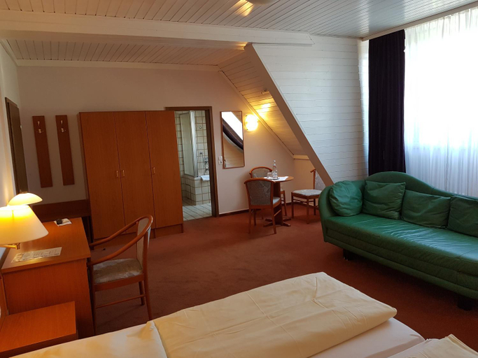 Bedroom 2, Hotel-Restaurant Klostermühle, Reutlingen