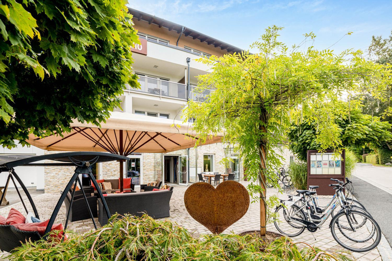 Exterior & Views 1, Seehotel Das JO, Klagenfurt Land