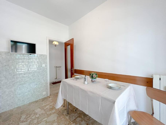 Others 4, [Casa Vintage] a 100 mt dal mare, Savona