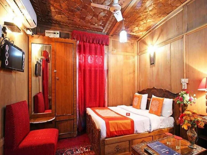 Bedroom 4, Calm Holiday Inn, Srinagar