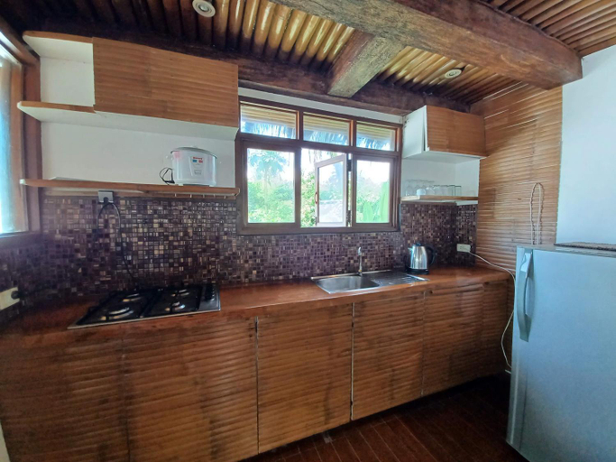 Others 4, Paras Inn, Malay