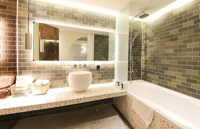 Bathroom 9