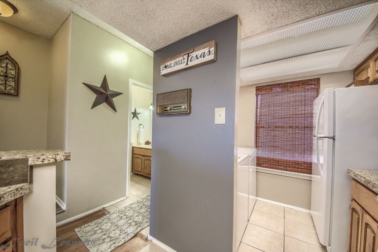 Interior 5, Seele Street River B11 2 Bedroom Condo by RedAwning, Comal