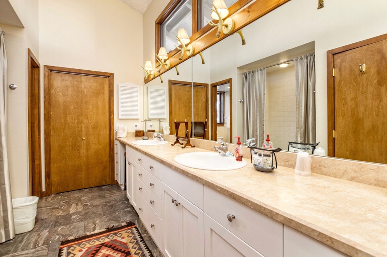 Bathroom 2, Herondale Luxury Vacation At Windcliff 3 Bedroom Home by RedAwning, Larimer