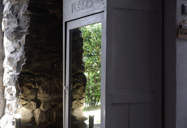Exterior & Views 13