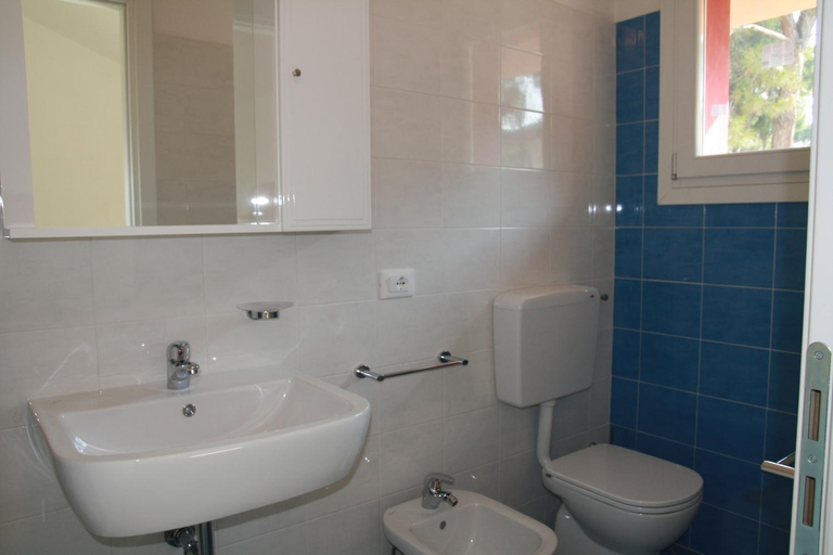 Bathroom 3, Villaggio Solveig Family Apartments, Venezia