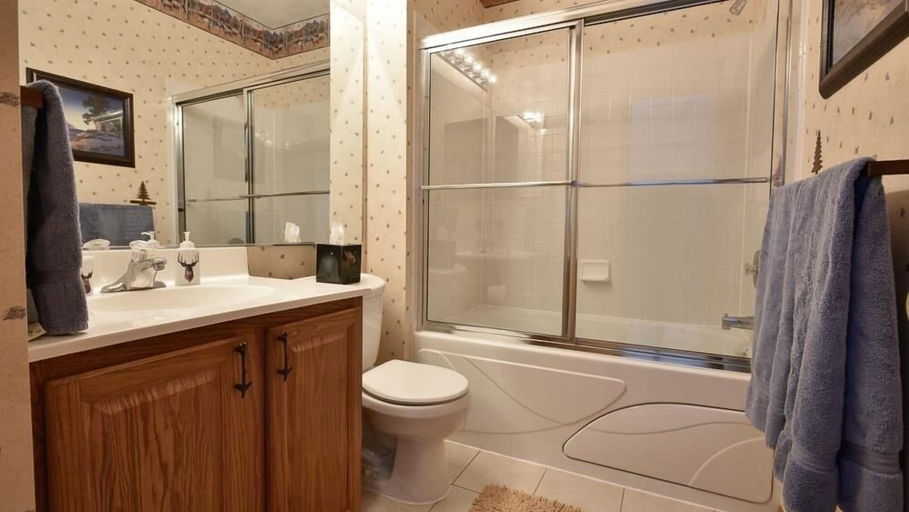 Bathroom 4, Seven Springs 4 BR Premium Condo, Deck with Views by RedAwning, Somerset