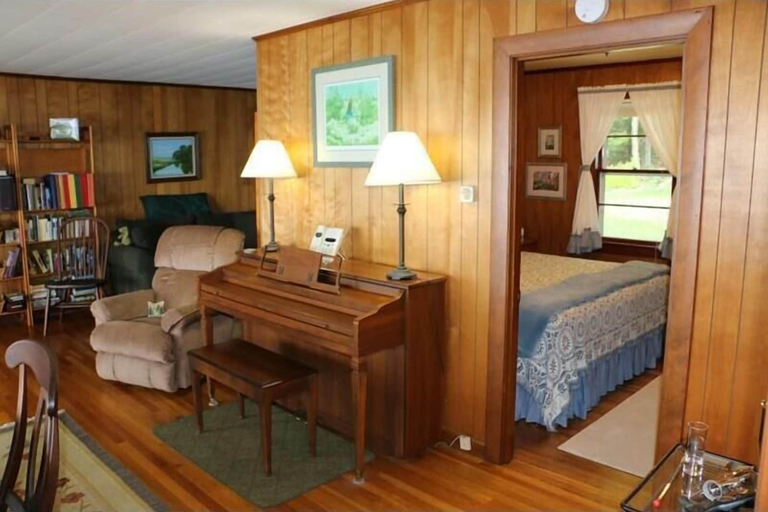 Bedroom 3, Sunset Cottage, Hancock