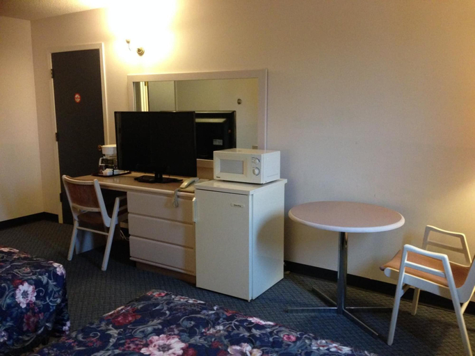 Others 5, Plains Motor Inn, Division No. 7