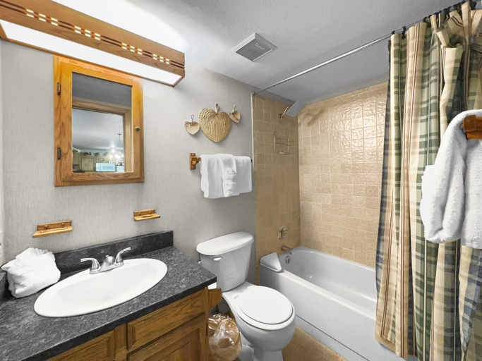 Bathroom 2, Bb103 Buffalo Ge 2br 2ba 2 Bedroom Condo by RedAwning, Summit