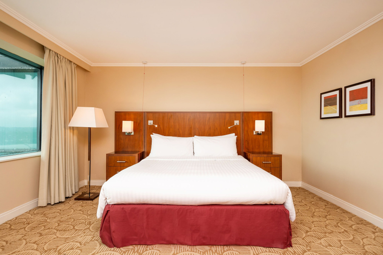 Bedroom 3, Radisson RED London Twickenham, London