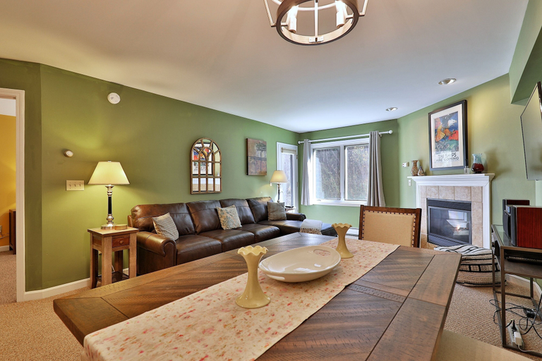 Food & Drinks, The Pico Escape: 3br/2ba Ski On/ski Off At Pico Mountain. Close To Killington. 3 Bedroom Condo, Rutland