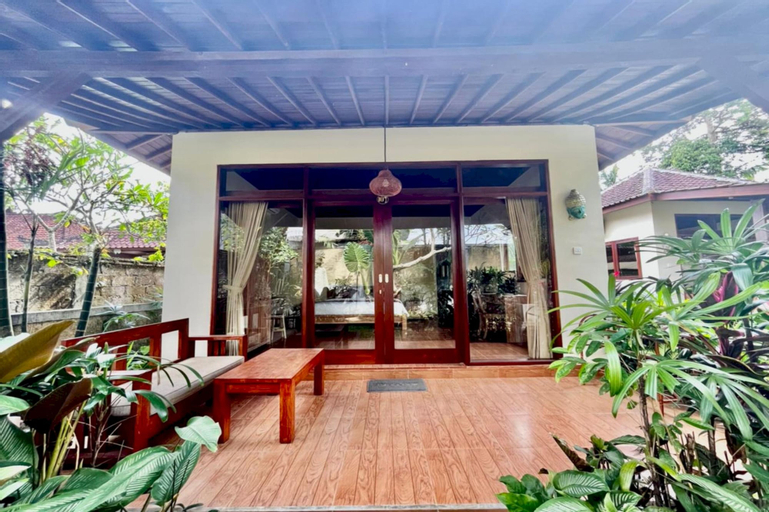 Exterior 12