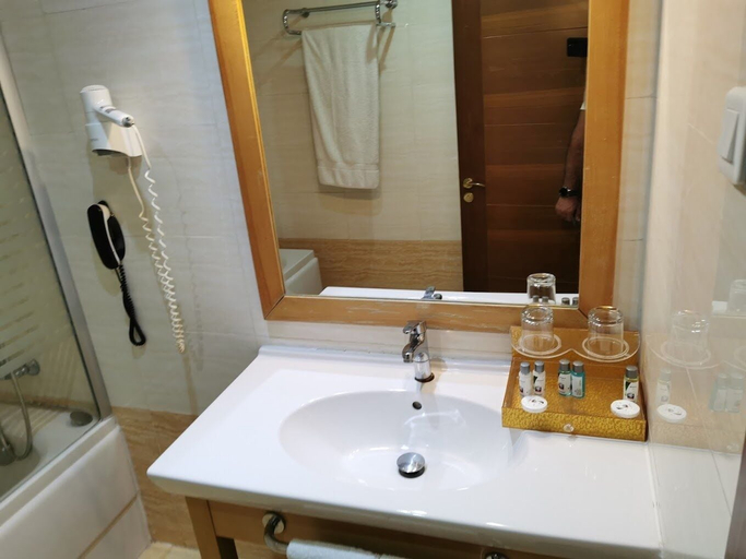 Bathroom 5, Hotel Hocine, El Khroub