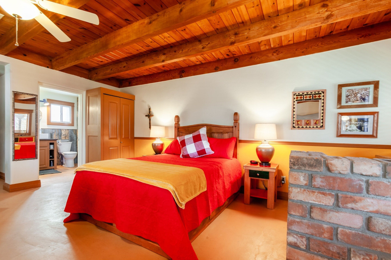 Room 2, Casita Del Sol Charming Private Studio Studio Bedroom Cabin by RedAwning, Pima