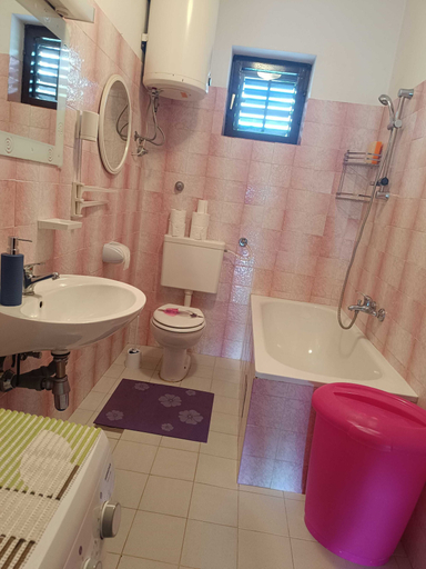 Bathroom 3, Holiday Home Višnja with Pool, Benkovac