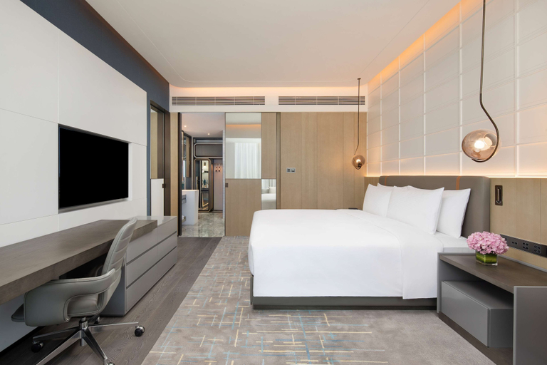 Bedroom 4, DoubleTree by Hilton Kunming Airport, Kunming