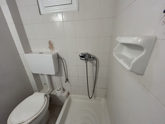 Bathroom 5, Kavos Panorama Complex, Ionian Islands