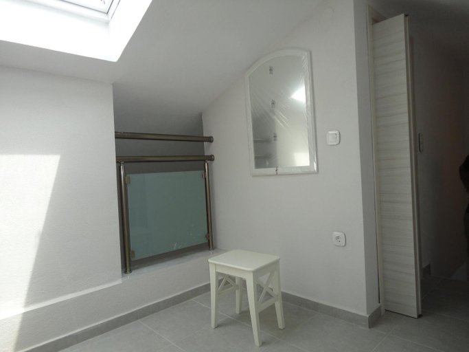 Others 2, Villa Giotis, East Macedonia and Thrace
