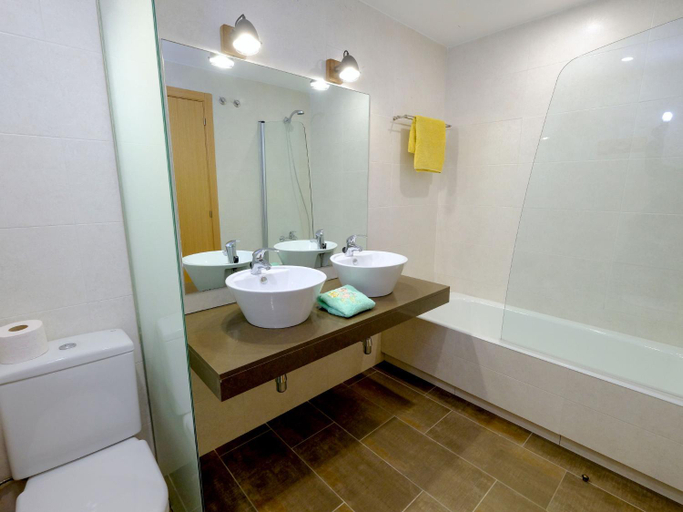 Bathroom 4, Apartment Rabassades by Interhome, Tarragona
