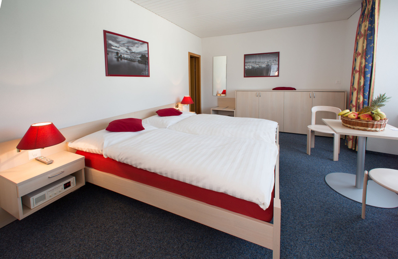 Room 5, Hôtel du Port, La Broye