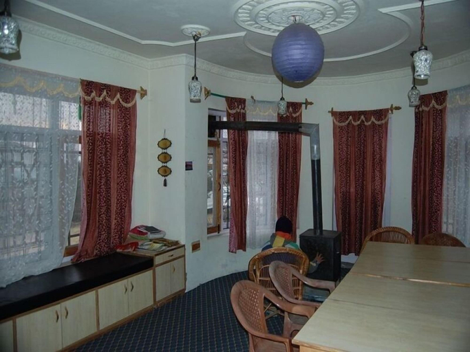 Others 3, Calm Holiday Inn, Srinagar
