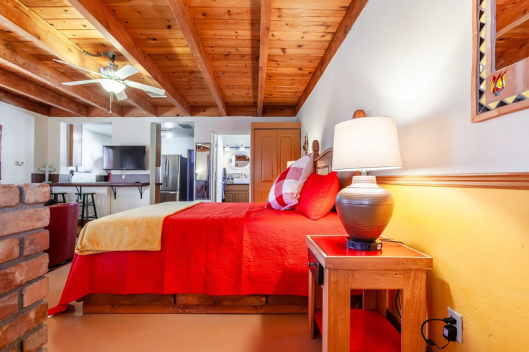 Room 5, Casita Del Sol Charming Private Studio Studio Bedroom Cabin by RedAwning, Pima