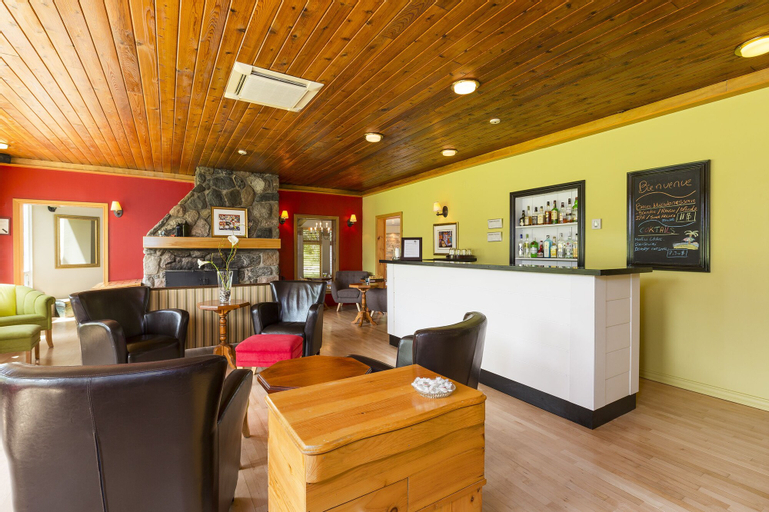 Others 5, Auberge des Nuages, Charlevoix-Est