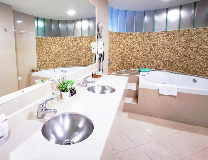 Bathroom 5, Quorum Cordoba Hotel, Resort Urbano, Capital