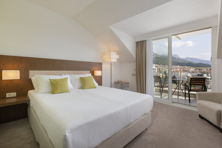 Bedroom 4, Hotel Park, Makarska