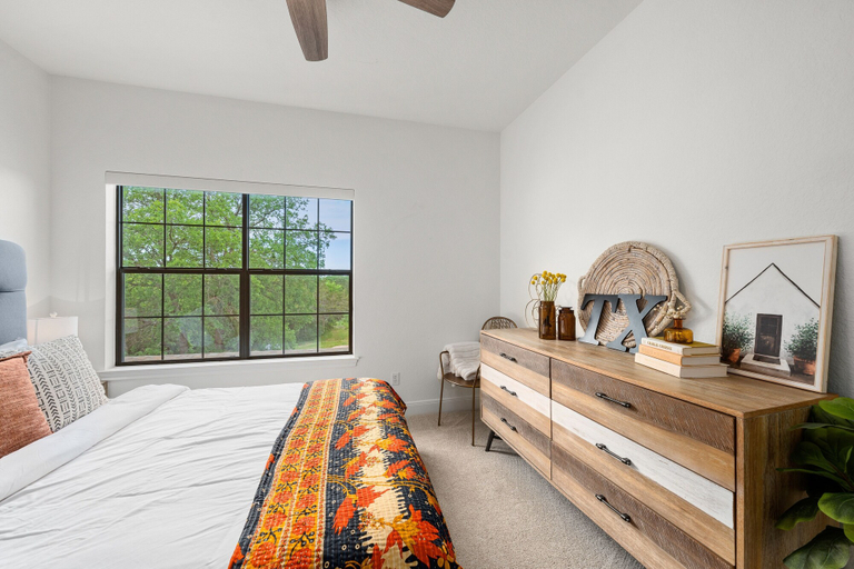 Room 5, 50 Acre Countryside Haven W/ Hiking Trails, Arcade & Pool by RedAwning, Somervell