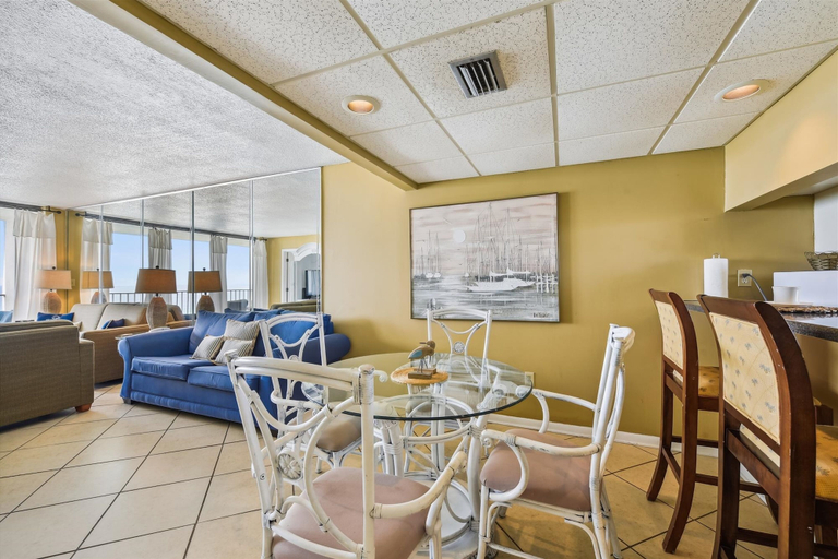 Food & Drinks 5, Edgewater by Book That Condo, Bay