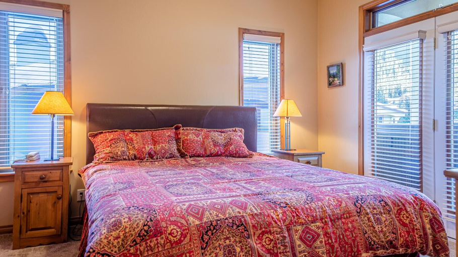 Bedroom 3, Crystal Forest #54, Thompson-Nicola