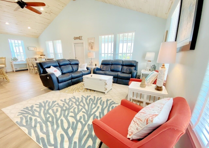Living area 4, At Long Last 3 Bedroom Home by RedAwning, Galveston