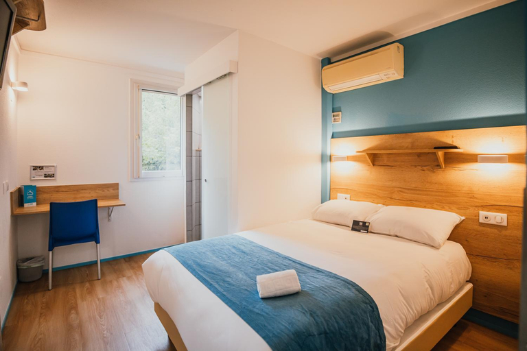 Bedroom 2, P'tit Dej-HOTEL Bordeaux Est, Gironde