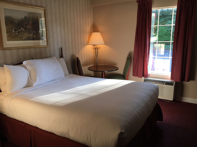 Bedroom 2, Kirkwood Inn, Warren