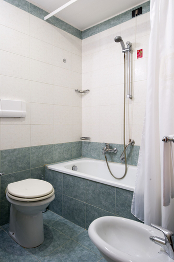 Bathroom 5, Carlton Capri Hotel, Venezia