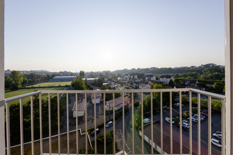 Others 5, Appart'Hotel - l'ile en mouvement, Doubs