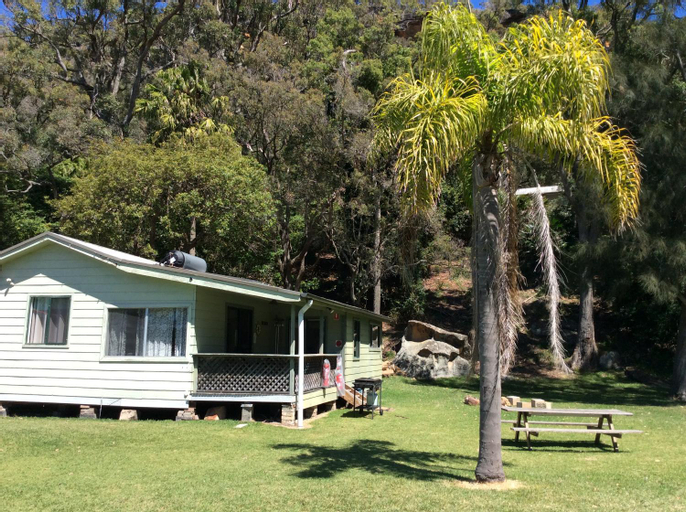 Currawong Beach Cottages, Pittwater