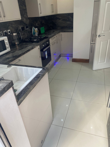 Others 5, Beautiful 1-bed Apartment in Wolverhampton, Wolverhampton