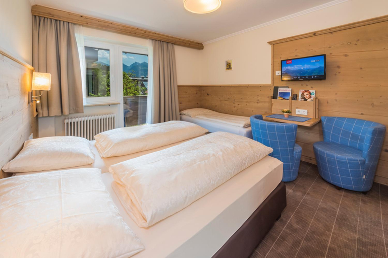 Bedroom 3, Hotel Garni Entstrasser, Kitzbühel
