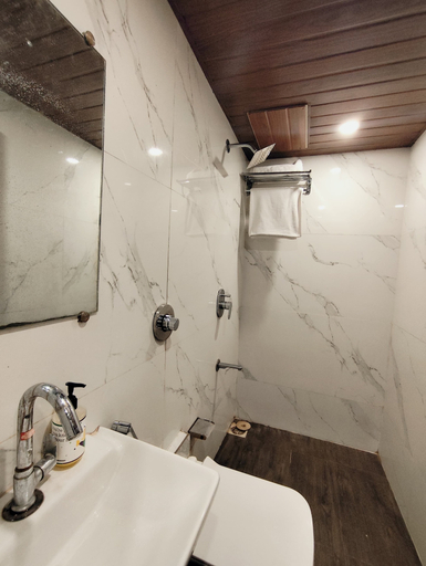 Bathroom 4, Hotel Homestay, Mumbai Suburban