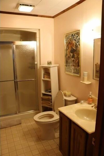 Bathroom, Sunset Cottage, Hancock
