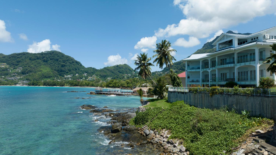 Others 2, VallonEnd Beachfront villa with excellent view
