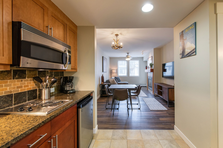 Private kitchen 4, Fraser Crossing/Founders Pointe, Condo 1 Bedroom w/Kitchenette Premium Unit 4547, Grand